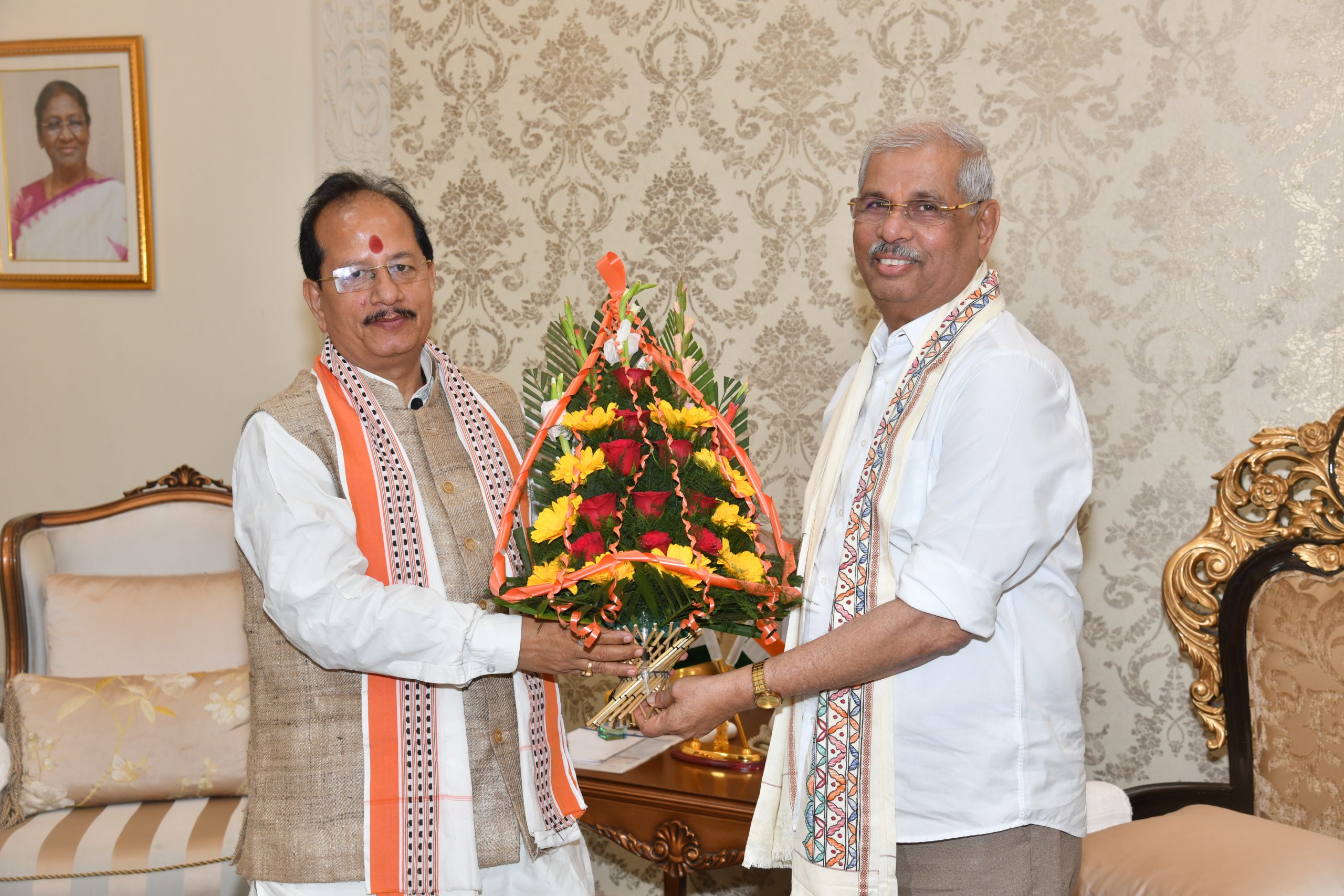 श्री विजय कुमार सिन्हा ने महामहिम से शिष्टाचार मुलाकात की।