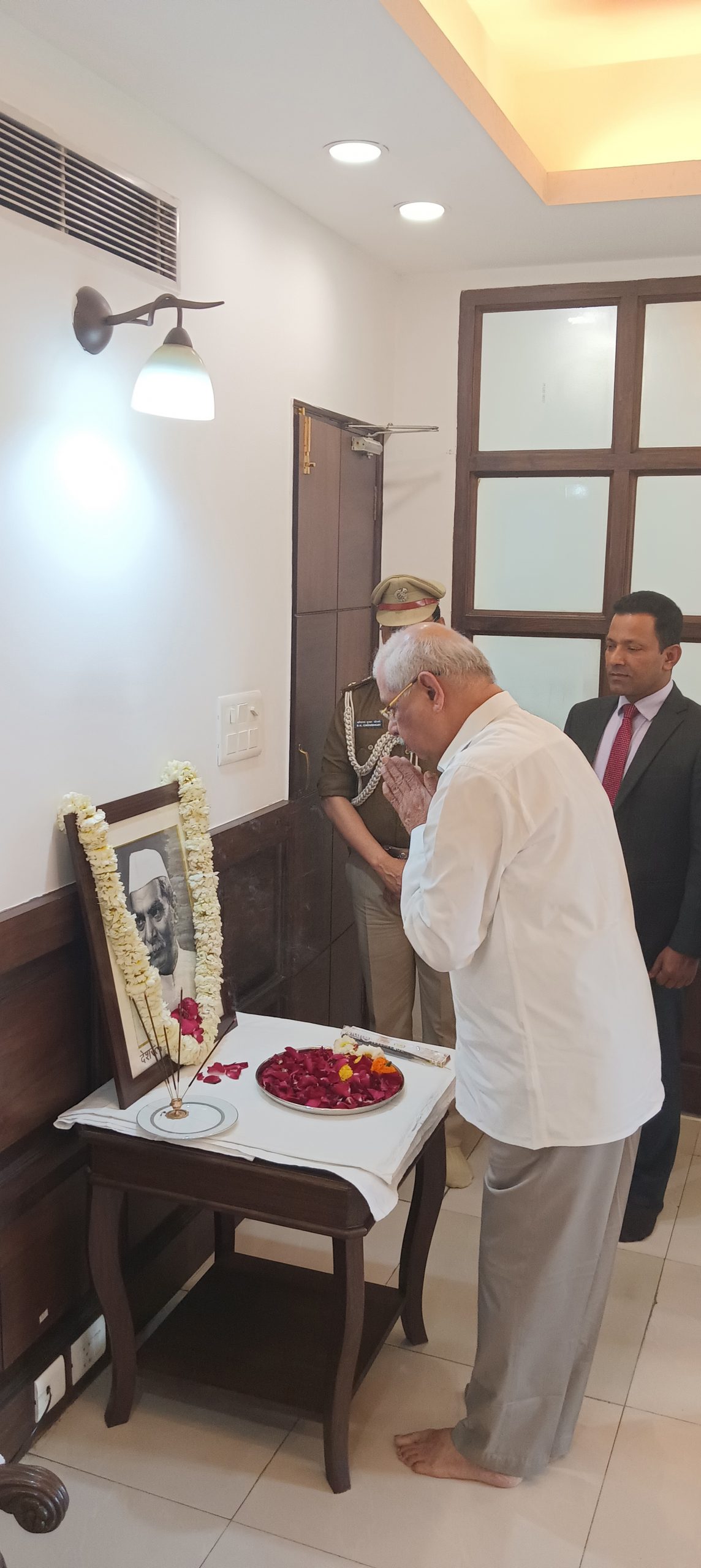 महामहिम ने डॉ. राजेंद्र प्रसाद को उनकी पुण्यतिथि पर श्रद्धांजलि अर्पित की।