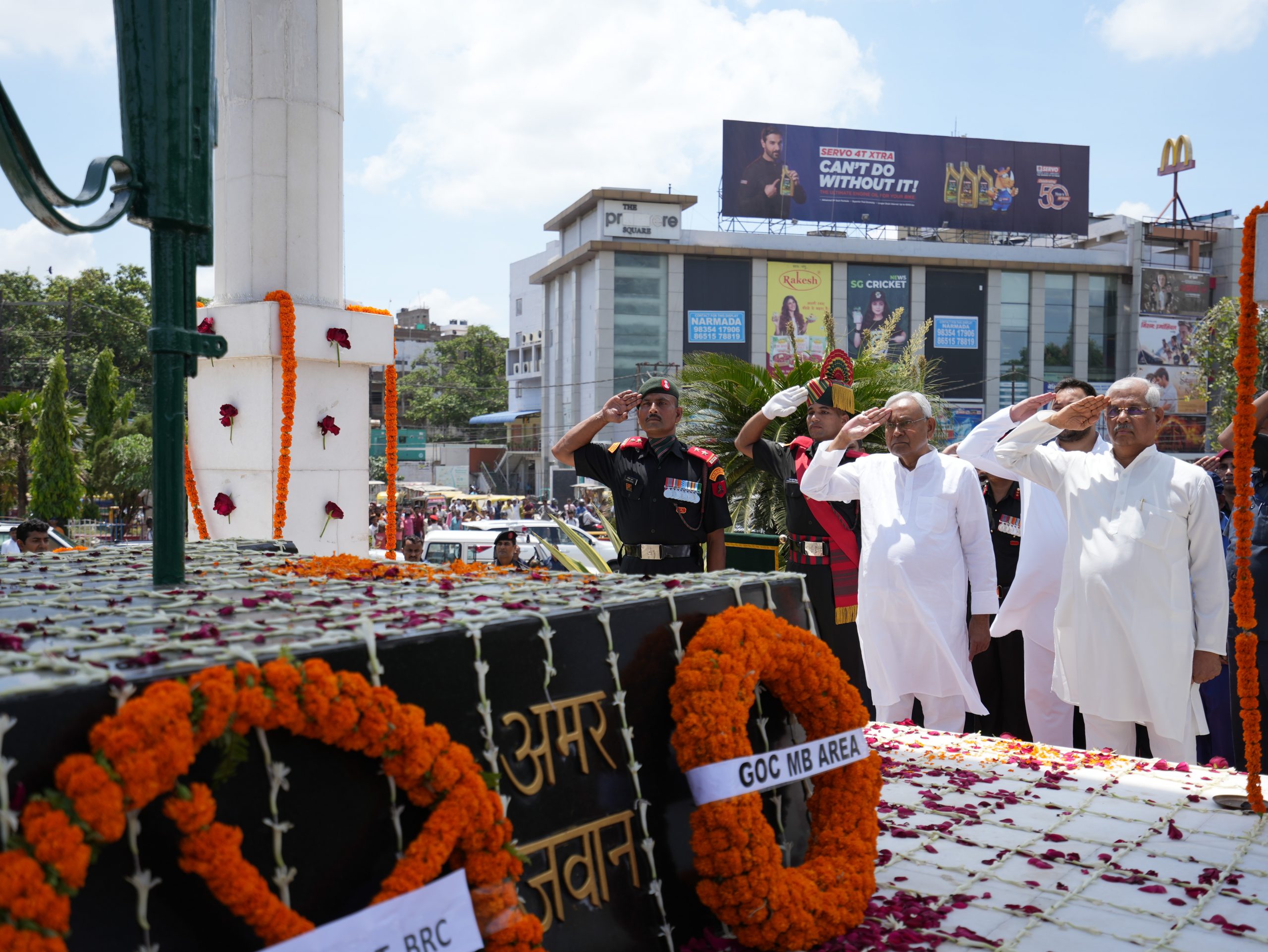 कारगिल विजय दिवस के मौके पर महामहिम ने शहीदों को श्रद्धांजलि दी.