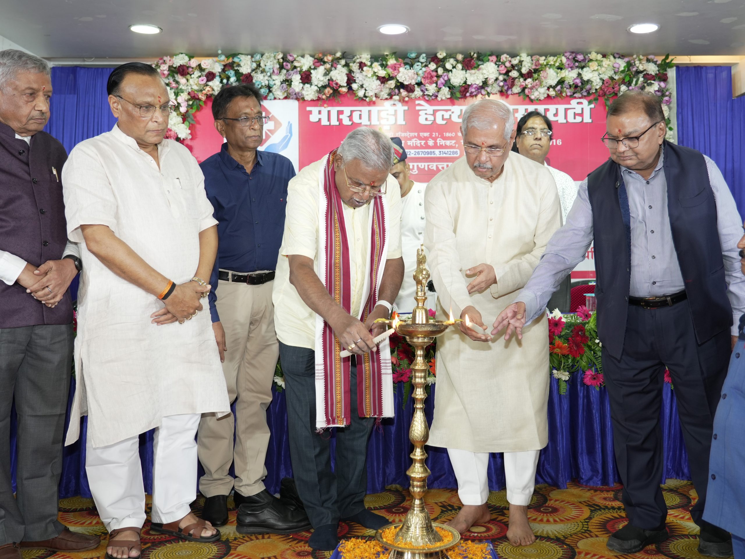 माननीय राज्यपाल ने दीप प्रज्वलन द्वारा कार्यक्रम का उद्घाटन किया।