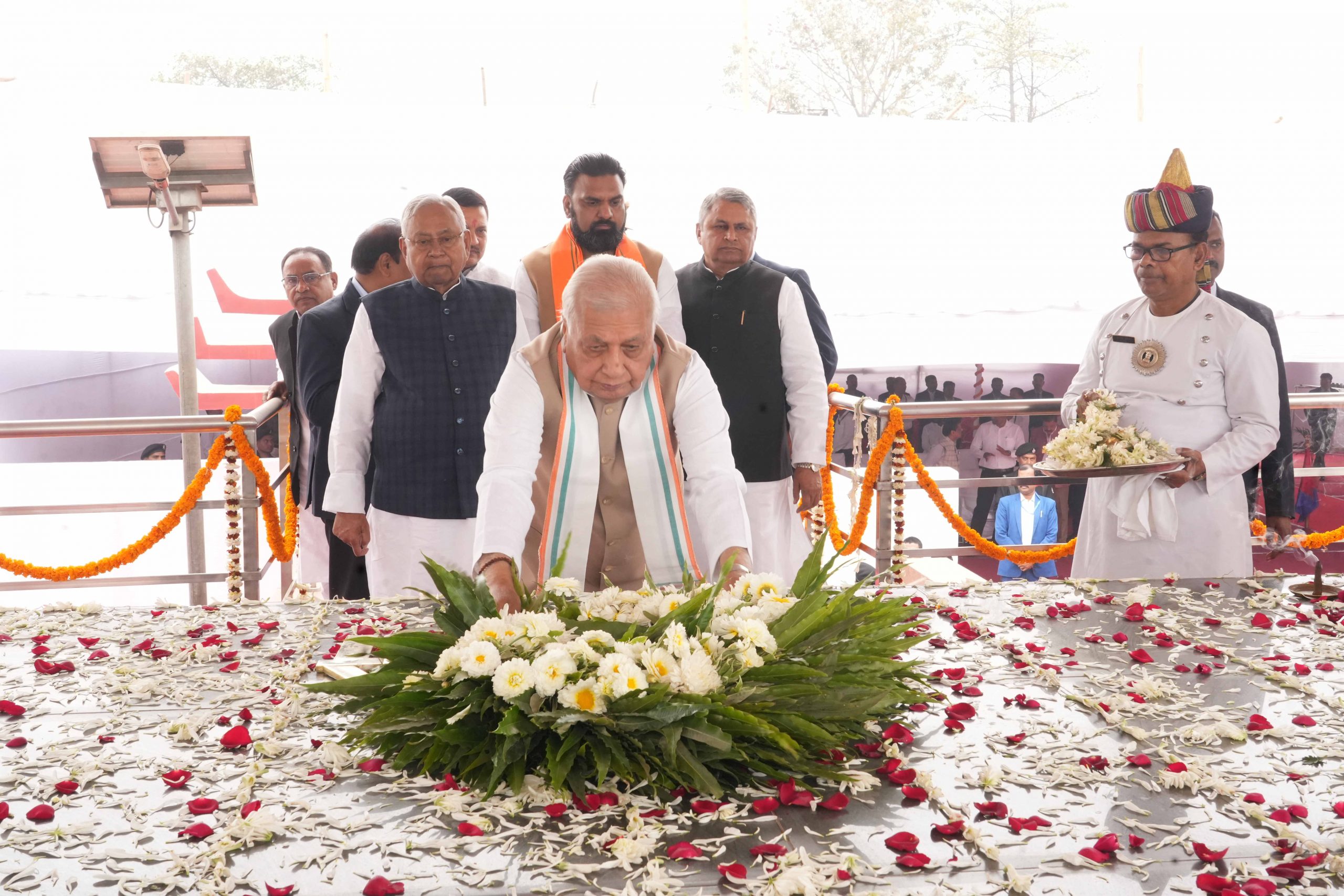 Honorable Governor paid tribute to Dr. Rajendra Prasad on the occasion of Nirvana Diwas.
