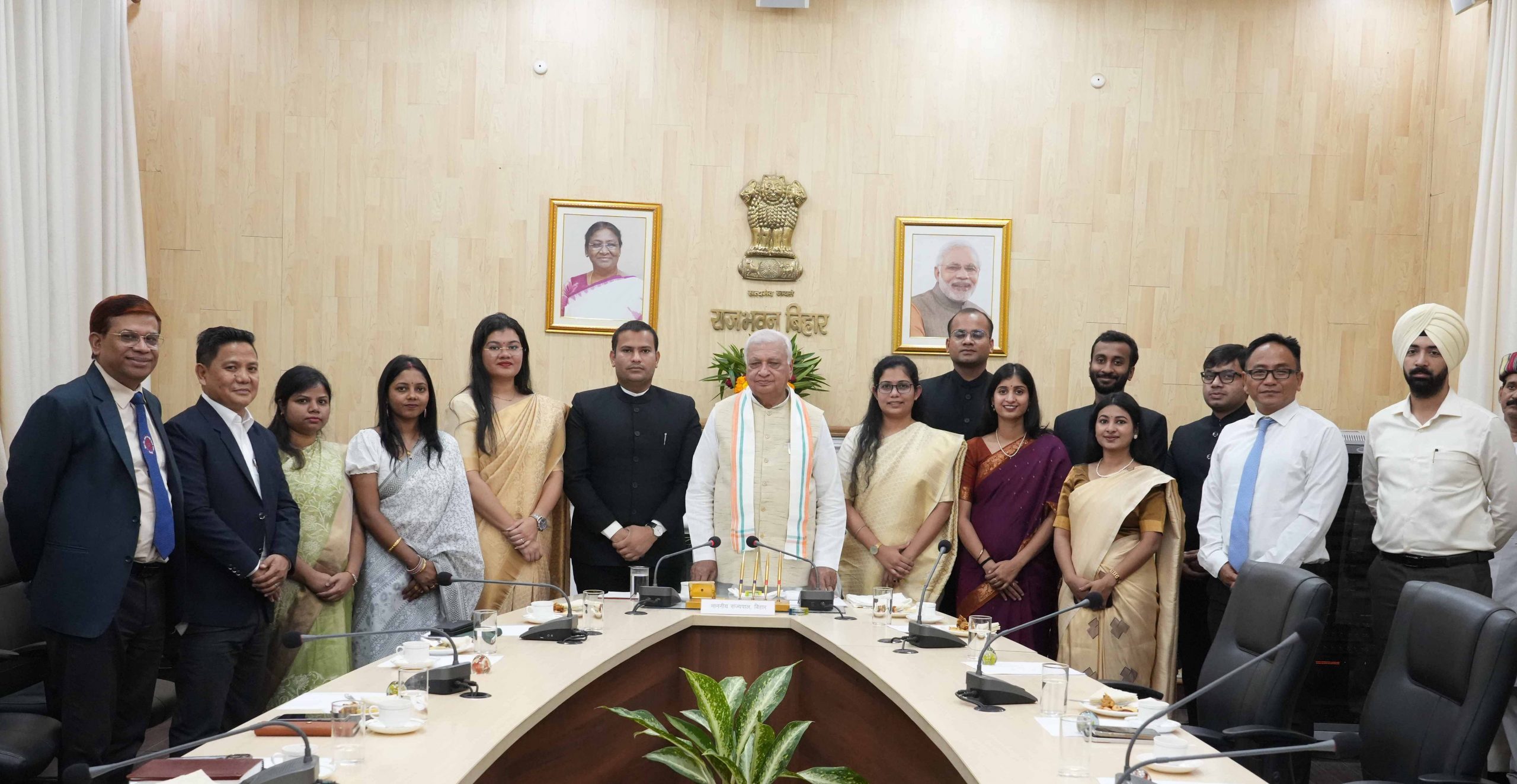 Honorable Governor met trainee officers of Indian Administrative Service.