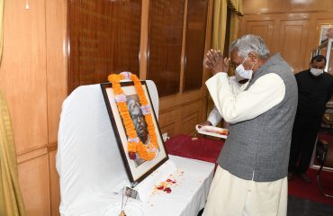 His Excellency pays tribute to former Chief Minister Jannayak Karpoori Thakur on the occasion of his birth anniversary.