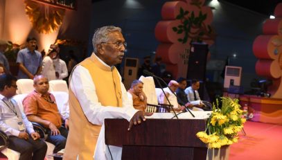 His Excellency addressing the people at the closing ceremony of Bihar Diwas.