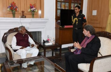 भारत में जर्मनी के राजदूत, श्री वाल्टर जोहान्स लिंडर की महामहिम के साथ सौजन्य बैठक।