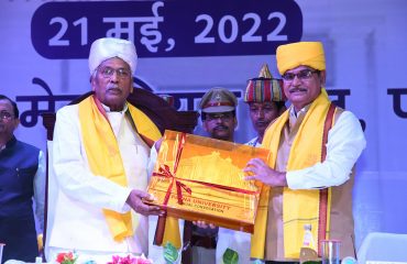 H.E. welcomed by V.C. Patna University