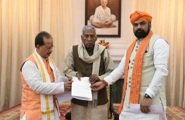 Leaders of opposition submitting a memorandum to His Excellency