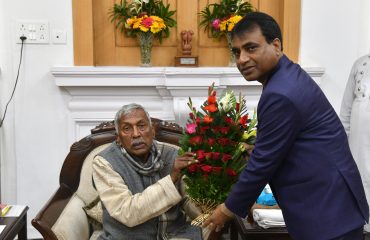 पाटलिपुत्र विश्वविद्यालय के कुलपति  ने  मुलाकात कर महामहिम को उनके जन्मदिन और नववर्ष 2023 की बधाई दी।