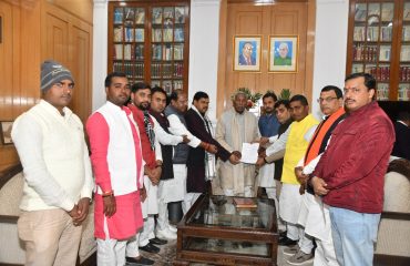 श्री राम कृपाल यादव के नेतृत्व में प्रतिनिधिमंडल ने महामहिम को ज्ञापन सौंपा