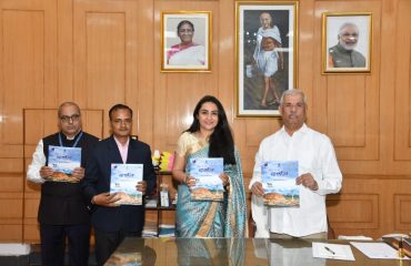 His Excellency unveiled the official Language Magazine of the Regional Passport Office.