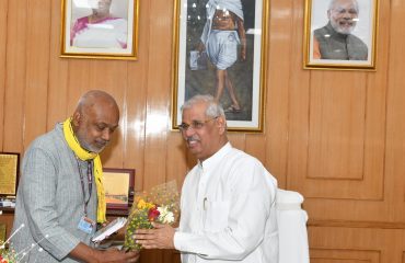 श्री संजय पासवान ने महामहिम से शिष्टाचार मुलाकात की।