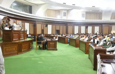 His Excellency addressing the members of both the Houses.
