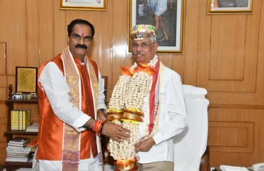 श्री गोपाल जी ठाकुर ने महामहिम से शिष्टाचार मुलाकात की।