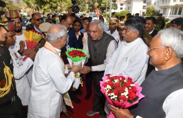His Excellency being welcomed by Dignitaries at the Bihar Legislative Assembly.
