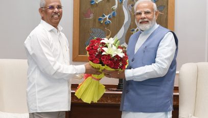 His Excellency presented a bouquet to Honorable Prime Minister Shri Narendra Modi ji.