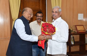 केंद्रीय मंत्री डॉ. सी.पी. ठाकुर ने महामहिम से शिष्टाचार मुलाकात की।