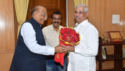 Union Minister Dr. C.P. Thakur paid a courtesy call on His Excellency.