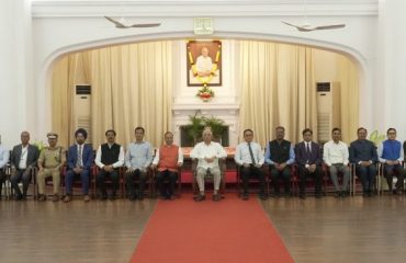 His Excellency met senior officers of the Central Government posted in Patna.