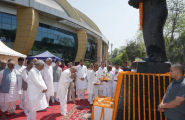His Excellency paid tribute to Samrat Ashok.