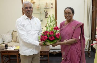 Former Speaker of Lok Sabha Smt. Meera Kumar paid a courtesy call on His Excellency.