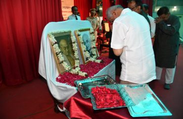 His Excellency garlanded the photographs of Mahatma Gandhi and Sardar Vallabh Bhai Patel at the event.