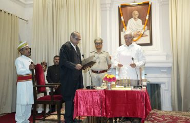 His Excellency administered the oath of Honorable Justice Shri Vipul Manubhai Pancholi.
