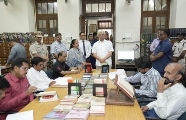 पुस्तकालय भ्रमण की कुछ झलकियाँ।