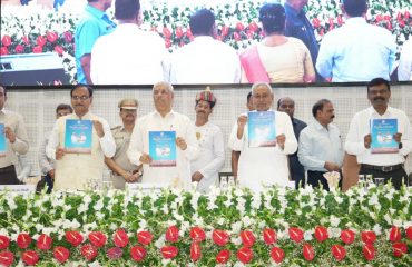 His Excellency along with Honorable Chief Minister released Magazine of Patna University.