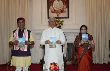 Honorable Governor inaugurates book compiled by History Compilation Committee, Bihar.
