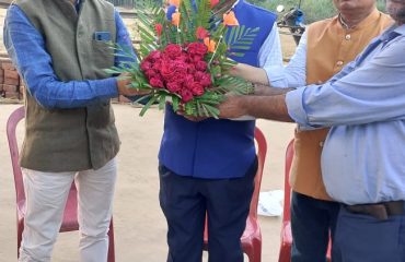 Honorable Governor extended his welcome to the workers, on their safe return from Uttarkashi Tunnel to Bihar