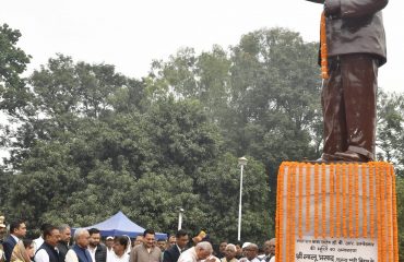 माननीय राज्यपाल ने डॉ. भीमराव अम्बेडकर की पुण्य तिथि के अवसर पर उन्हें श्रद्धांजलि अर्पित की।