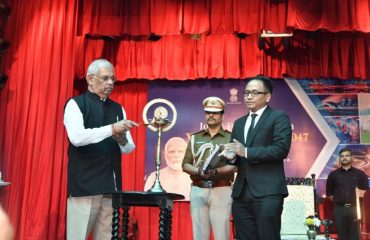 Honorable Governor inagurated the event by deep prajwalan.
