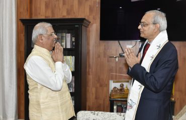 High Commissioner of Mauritius paid a courtesy call on Honorable Governor at Raj Bhavan.