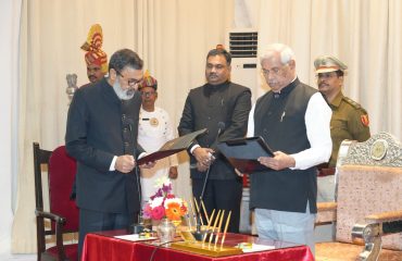Honorable Governor administered the oath of Shri Tripurari Sharan as the State Chief Information Commissioner.