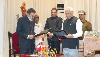 Honorable Governor administered the oath of Shri Tripurari Sharan as the State Chief Information Commissioner.