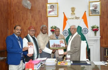 माननीय राज्यपाल को अयोध्या के राम मंदिर मंदिर की तस्वीर भेंट की गई।