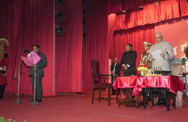 Honorable Governor administered the oath of Shri Santosh Kumar Suman as Minister.