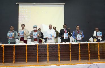 कार्यक्रम के दौरान माननीय राज्यपाल ने एक पुस्तक का विमोचन किया।