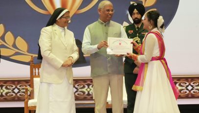 Honorable Governor presented the best artist certificate.