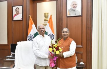 विधान सभा अध्यक्ष ने माननीय राज्यपाल से शिष्टाचार भेंट की।