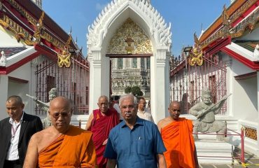 Honorable Governor visited the temples of Bangkok, Thailand.