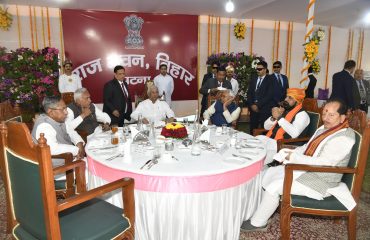 Honorable Governor with dignitaries.