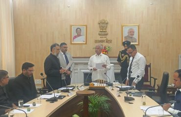 Honorable Governor administered the oath of office and secrecy to the newly appointed Chairman of Bihar Electricity Regulatory Commission.