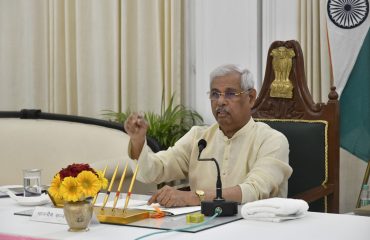 माननीय राज्यपाल ने कुलपतियों के साथ बैठक की अध्यक्षता की।