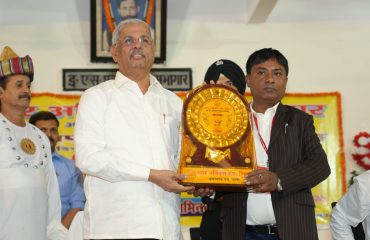 Honorable Governor felicitating engineers