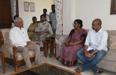 Honorable Governor visited the residence of Late Sushil Kumar Modi and paid tribute to him and consoled the bereaved family.