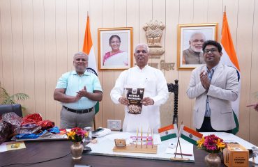 Honorable Governor unveiled the Mithila Makhana.
