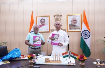 Honorable Governor unveiled a book on Makhana.