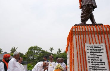 माननीय राज्यपाल ने बिहार के महानायक डॉ. अनुग्रह नारायण सिंह को उनकी जयंती के अवसर पर उन्हें नमन किया ।