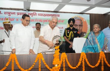 Honorable Governor inaugurating the event by deep prajwalan.